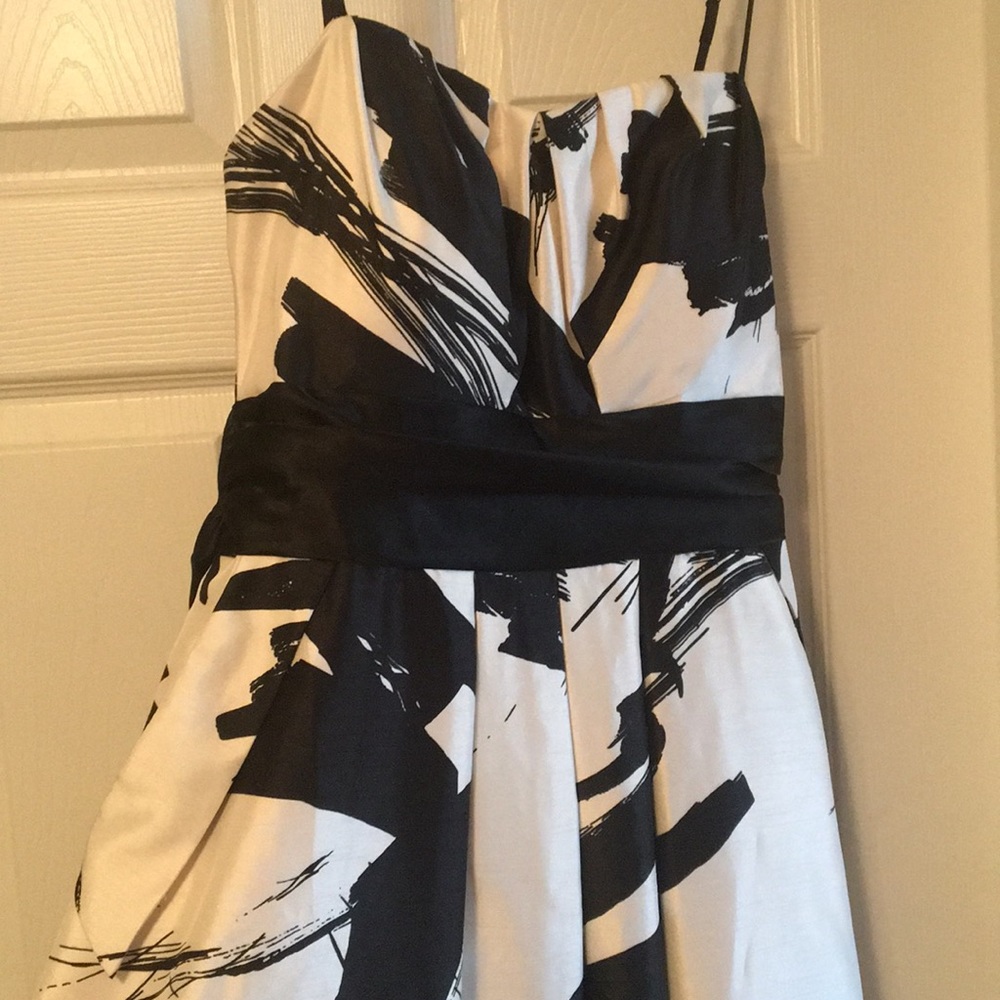 Dress - Picture 5 of 6